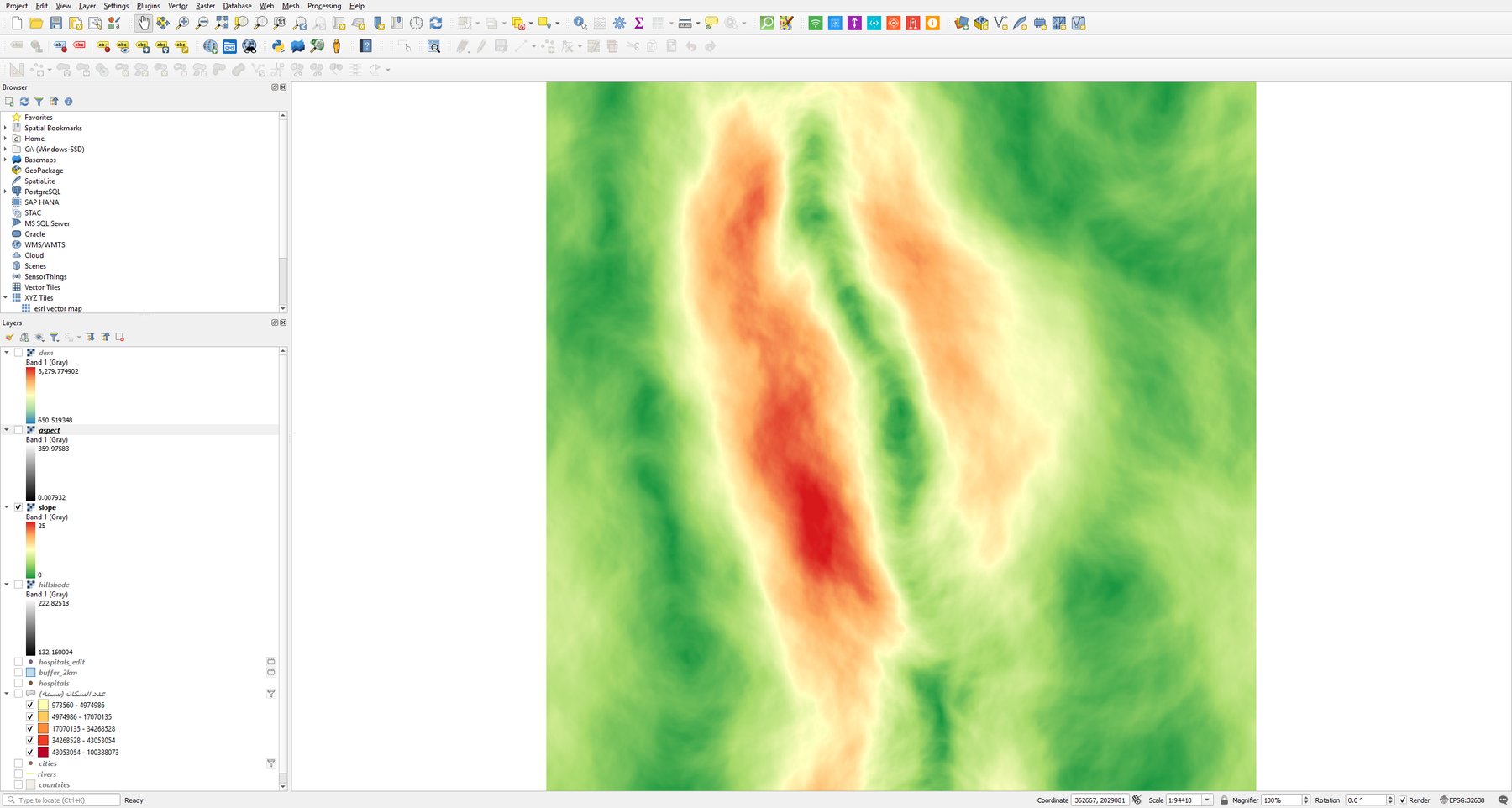 خريطة الانحدار في QGIS: الأخضر مستوٍ والأحمر شديد الانحدار